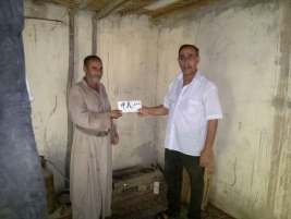 مركز ارشاد الكريعات : المريض / عباس جواد حبيب يحصل على تبرع نقدي من السيد/ سايمون ديلي