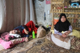 فرع مدينة الصدر : أسرة تعاني من المرض والعوز تحصل على تبرعات مادية.