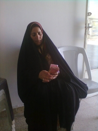مركز ارشاد البياع يقدم قرضا صغيرا لاحدى النساء المتعففات لغرض مساعدتها  لفتح مشروع عمل صغير
